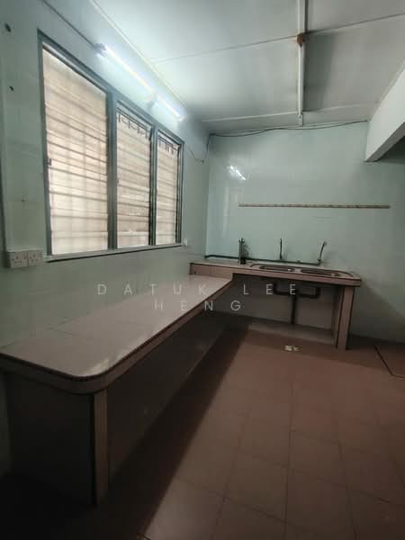 2-storey Terraced House for Sale in Taman Cempaka (Ipoh) - Datuk Lee Heng - Kitchen - PropertyGuru.com.my