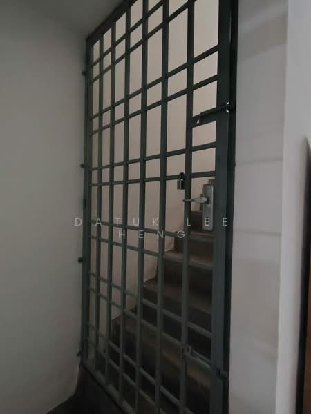 2-storey Terraced House for Sale in Taman Cempaka (Ipoh) - Datuk Lee Heng - Entrance - PropertyGuru.com.my