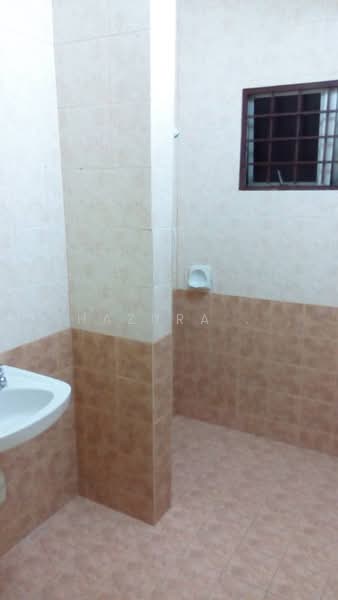 2-storey Terraced House for Sale in Bukit Jelutong (Shah Alam) - Hazura . - PropertyGuru.com.my
