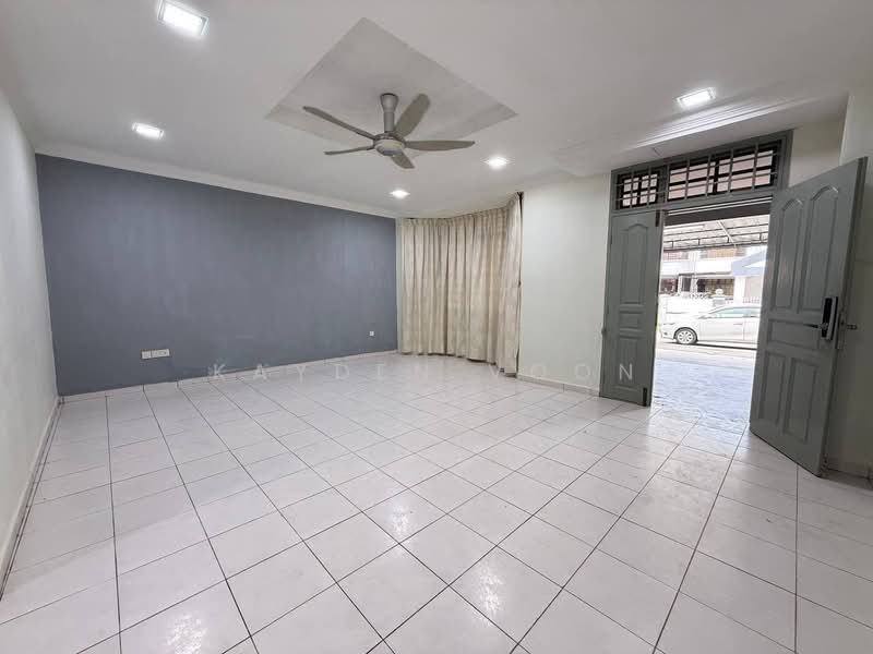 Rumah Teres 2 Tingkat untuk Dijual di Taman Daya (Johor Bahru) - Kayden Voon - Living Room - PropertyGuru.com.my