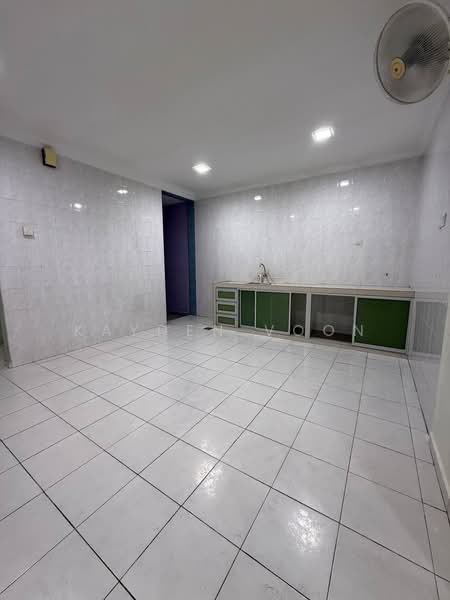 Rumah Teres 2 Tingkat untuk Dijual di Taman Daya (Johor Bahru) - Kayden Voon - Kitchen - PropertyGuru.com.my