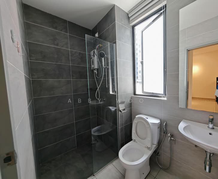 Servis Apartment untuk Disewa di Utropolis Suites 1 - Abby Woo - Bathroom - PropertyGuru.com.my