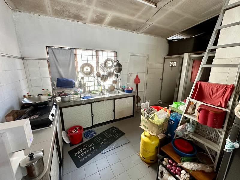 1-storey Terraced House for Sale in Taman Aman (Senai) - Jayden Ng - Kitchen - PropertyGuru.com.my