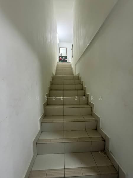 2-storey Terraced House for Sale in Bandar Rinching (Semenyih) - Nurul Zyra - Corridor - PropertyGuru.com.my