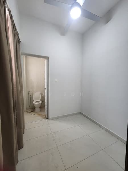 Condominium for Rent at Bay Laurel @ Country Garden Danga Bay - JP Soh - Bathroom - PropertyGuru.com.my