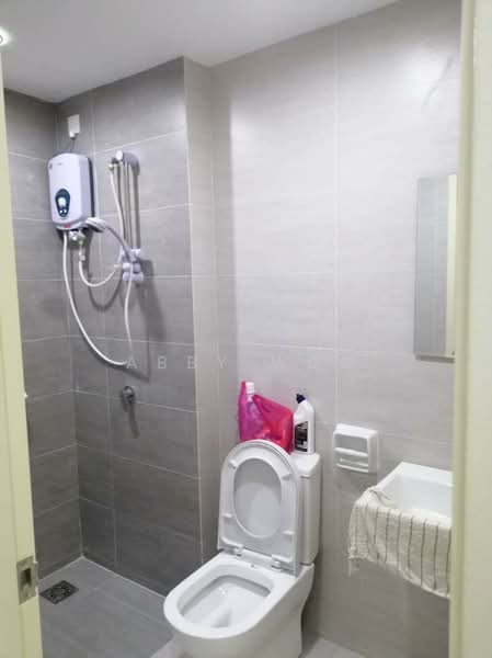 Servis Apartment untuk Disewa di Gravit8, Klang - Abby Woo - Bathroom - PropertyGuru.com.my