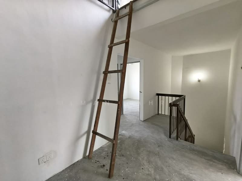2-storey Terraced House for Sale in Lestari Putra (Seri Kembangan) - Ilman Nahri - Interior - PropertyGuru.com.my
