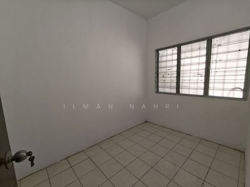 2-storey Terraced House for Sale in Lestari Putra (Seri Kembangan) - Ilman Nahri - Interior - PropertyGuru.com.my