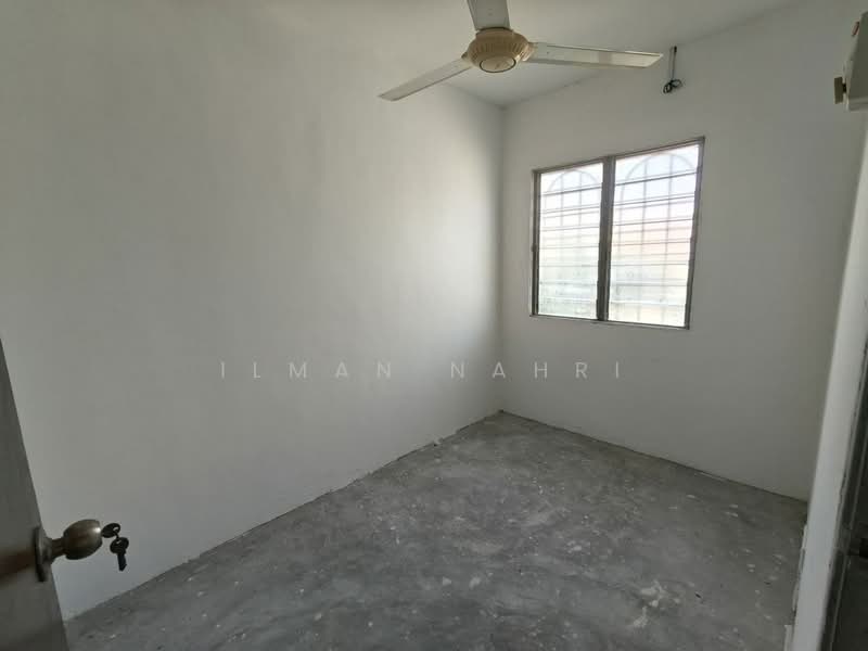 2-storey Terraced House for Sale in Lestari Putra (Seri Kembangan) - Ilman Nahri - Interior - PropertyGuru.com.my