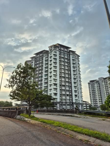 Condominium for Sale at Lagoon Suites - Sam Ho - Exterior - PropertyGuru.com.my