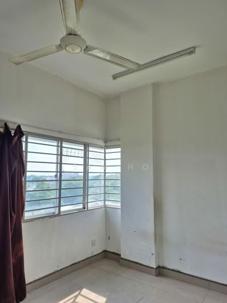 Condominium for Sale at Lagoon Suites - Sam Ho - Interior - PropertyGuru.com.my