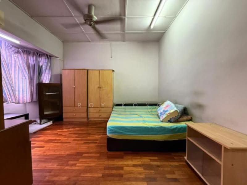 Rumah Teres 2 Tingkat untuk Dijual di TAMAN PUCHONG UTAMA (Puchong) - Roy Kong - Bedroom - PropertyGuru.com.my