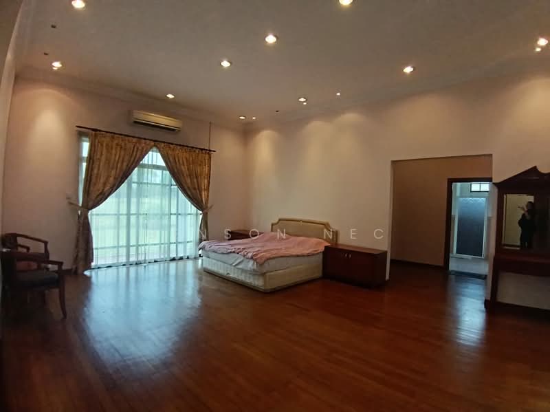Bungalow for Sale in Leisure Farm (Gelang Patah) - Benson NEC - Bedroom - PropertyGuru.com.my