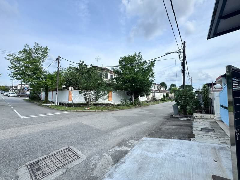 2-storey Terraced House for Sale in Taman Desa Cemerlang (Ulu Tiram) - Moi Fang Chai - Exterior - PropertyGuru.com.my