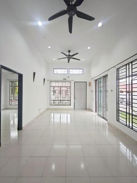1-storey Terraced House for Sale in Bandar Bukit Raja (Klang) - Sally Yong - Living Room - PropertyGuru.com.my