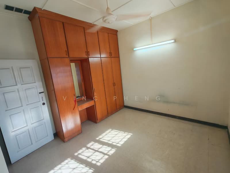 Semi-Detached House for Sale in Taman Klebang Besar (Klebang) - Vinc Pheng - Bedroom - PropertyGuru.com.my