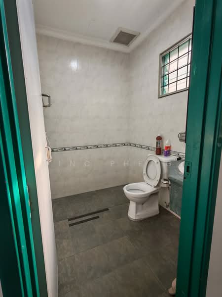 Semi-Detached House for Sale in Taman Klebang Besar (Klebang) - Vinc Pheng - Bathroom - PropertyGuru.com.my