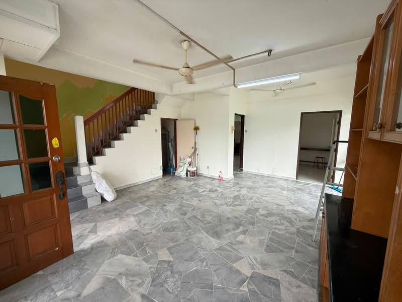 Rumah Teres 2 Tingkat untuk Disewa di Usj 13 (Subang Jaya) - Rachel Sie - Living Room - PropertyGuru.com.my