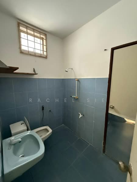 Rumah Teres 2 Tingkat untuk Disewa di Usj 13 (Subang Jaya) - Rachel Sie - Bathroom - PropertyGuru.com.my