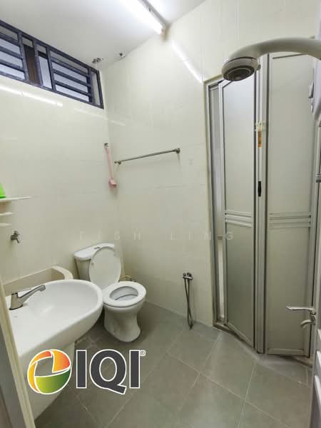 Rumah Teres 2 Tingkat untuk Dijual di Taman Bukit Minyak (Bukit Minyak) - Fish Ling - Bathroom - PropertyGuru.com.my