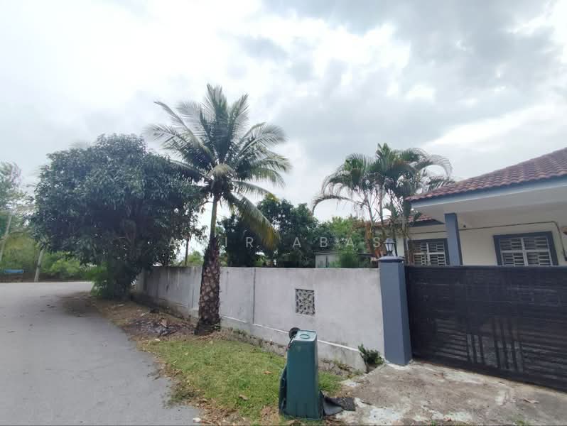 1-storey Terraced House for Sale in Mantin (Negeri Sembilan) - Amir Abas - Exterior - PropertyGuru.com.my