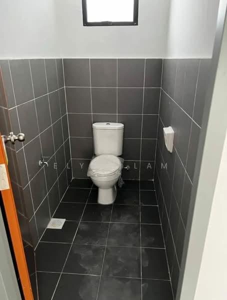 Kedai / Pejabat untuk Dijual di Bandar Bistari Perdana (Pasir Gudang) - Elynn Lam - Bathroom - PropertyGuru.com.my