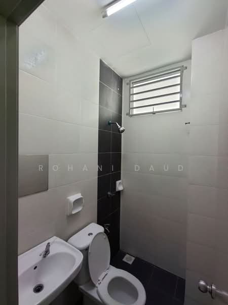 Townhouse for Sale in Jenjarom (Selangor) - Rohani Daud - Bathroom - PropertyGuru.com.my
