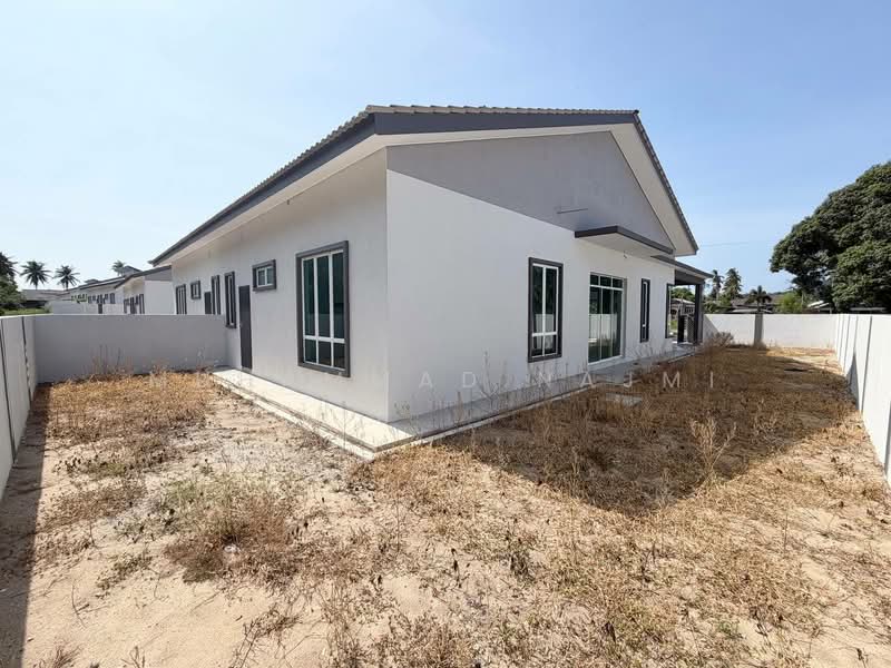Semi-Detached House for Sale in Kampung Titian Berayung (Kijal) - Muhammad Najmi - Exterior - PropertyGuru.com.my