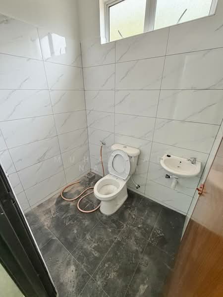 Semi-Detached House for Sale in Kampung Titian Berayung (Kijal) - Muhammad Najmi - Bathroom - PropertyGuru.com.my