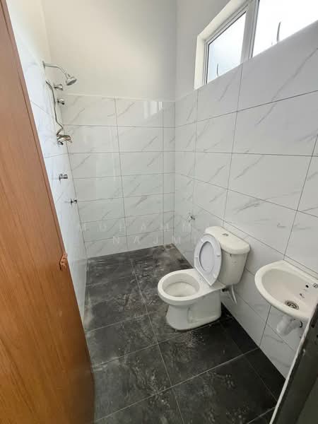 Semi-Detached House for Sale in Kampung Titian Berayung (Kijal) - Muhammad Najmi - Bathroom - PropertyGuru.com.my