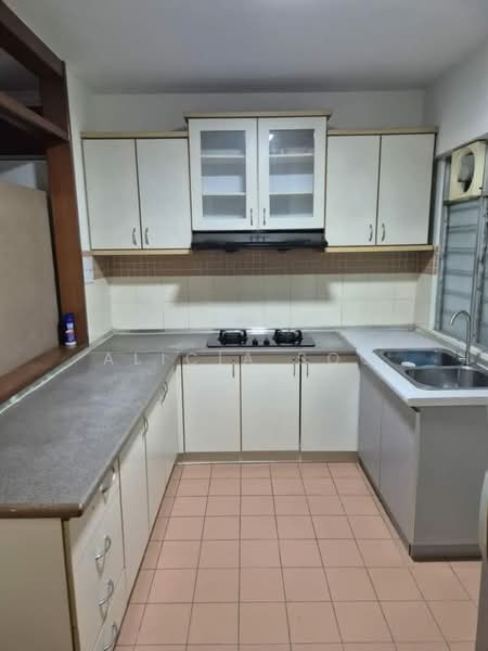 Condominium for Sale at Perdana Exclusive - Alicia Soo - Kitchen - PropertyGuru.com.my