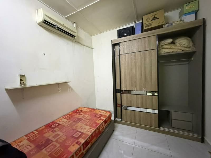 Rumah Teres 1 Tingkat untuk Disewa di Bandar Kinrara (Selangor) - Shally Pun - Bedroom - PropertyGuru.com.my
