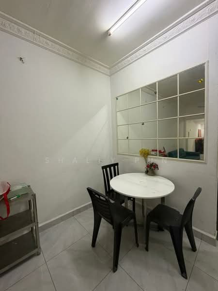 Rumah Teres 1 Tingkat untuk Disewa di Bandar Kinrara (Selangor) - Shally Pun - Dining Room - PropertyGuru.com.my