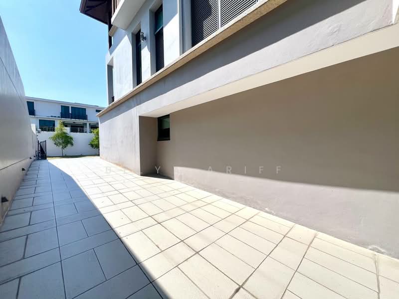Bungalow for Sale in Bukit Jelutong (Shah Alam) - BILYA ARIFF - PropertyGuru.com.my
