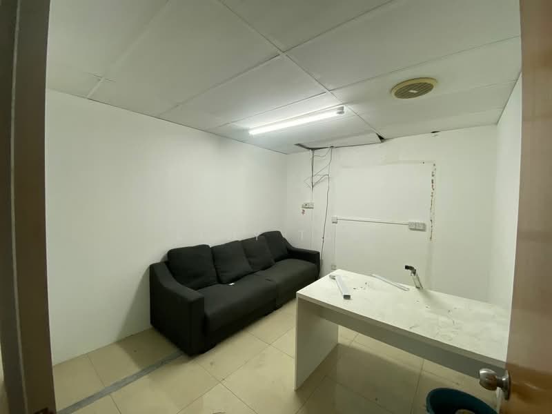 Kedai / Pejabat untuk Disewa di Taman Serdang Raya (Seri Kembangan) - Eddy TAN - Interior - PropertyGuru.com.my