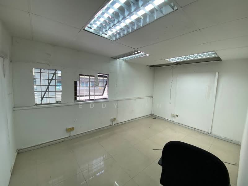 Kedai / Pejabat untuk Disewa di Taman Serdang Raya (Seri Kembangan) - Eddy TAN - Interior - PropertyGuru.com.my