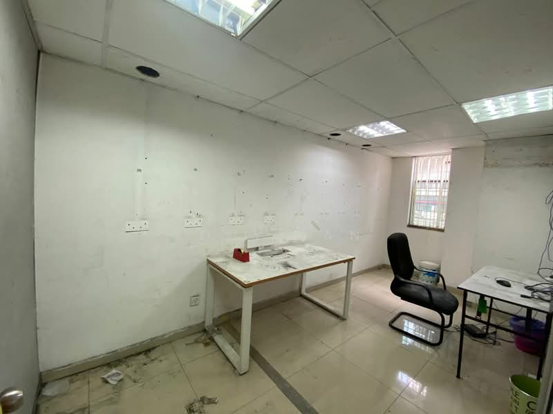 Kedai / Pejabat untuk Disewa di Taman Serdang Raya (Seri Kembangan) - Eddy TAN - Interior - PropertyGuru.com.my