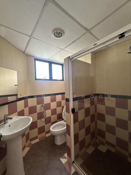 Condominium for Rent at Diamond Villa Condominium - Amanda Phoon - Bathroom - PropertyGuru.com.my