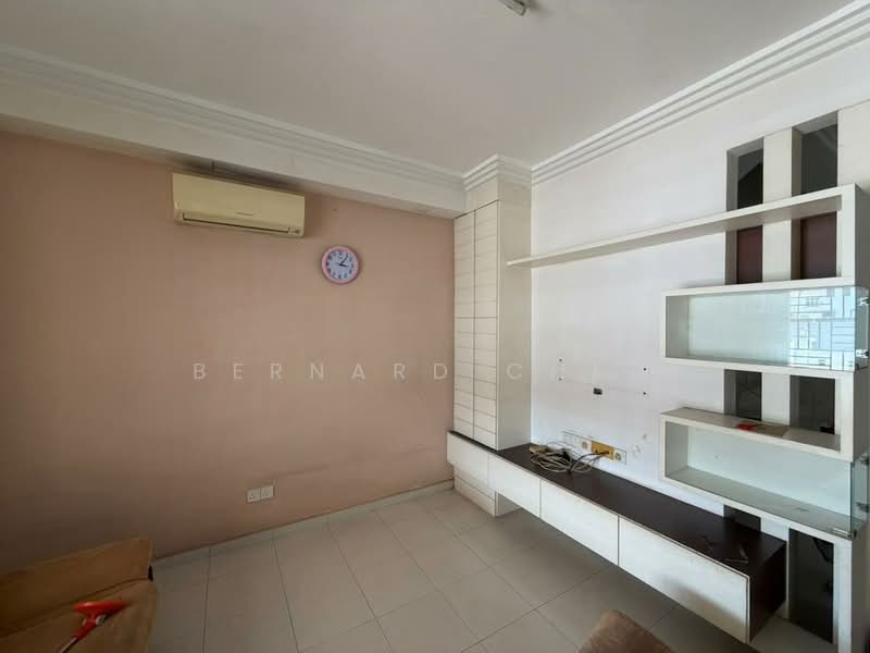 2-storey Terraced House for Sale in Taman Iping (Batu Maung) - Bernard Chew - Living Room - PropertyGuru.com.my