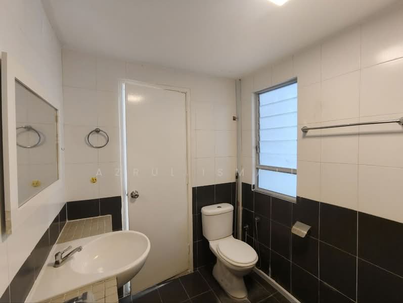 Condominium for Sale at Desa Putra - Azrul Ismail - Bathroom - PropertyGuru.com.my