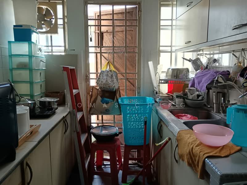 Terraced House for Sale in Bandar Putra Permai (Seri Kembangan) - Thomas Ching - Kitchen - PropertyGuru.com.my