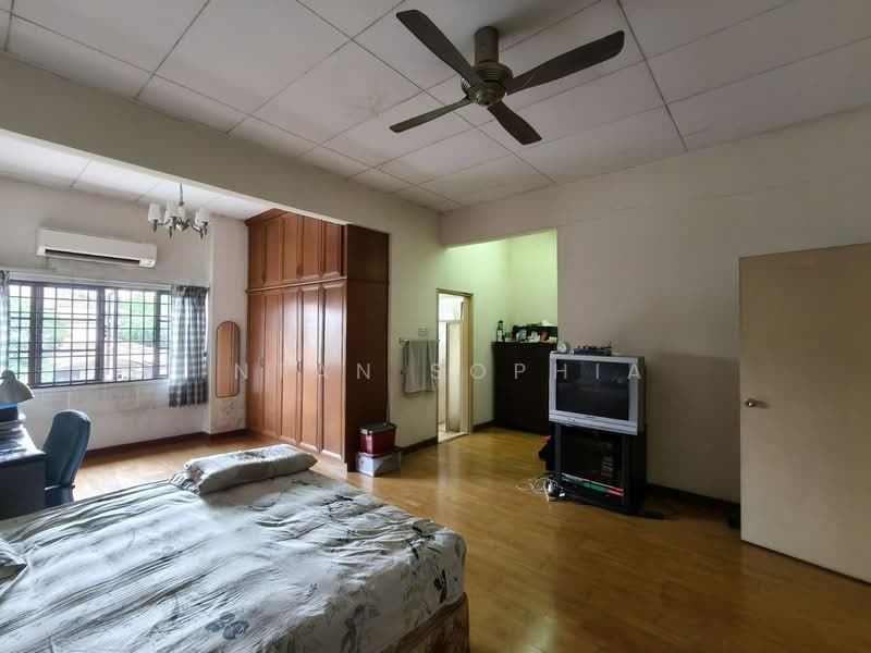2-storey Terraced House for Sale in Bukit Jelutong (Shah Alam) - Intan Sophia - PropertyGuru.com.my