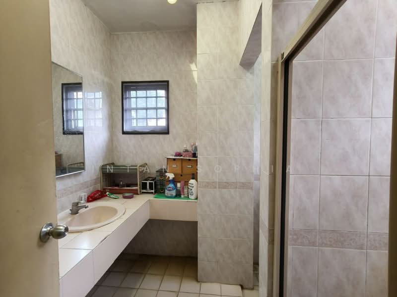 2-storey Terraced House for Sale in Bukit Jelutong (Shah Alam) - Intan Sophia - PropertyGuru.com.my