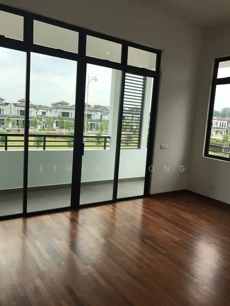 Rumah Berkembar untuk Dijual di Eco Majestic (Semenyih) - Ethan Leong - Balcony - PropertyGuru.com.my