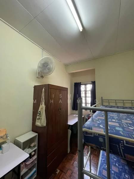 Rumah Teres untuk Dijual di Seremban 3 (Rasah) - Ismi Muhammad - Bedroom - PropertyGuru.com.my