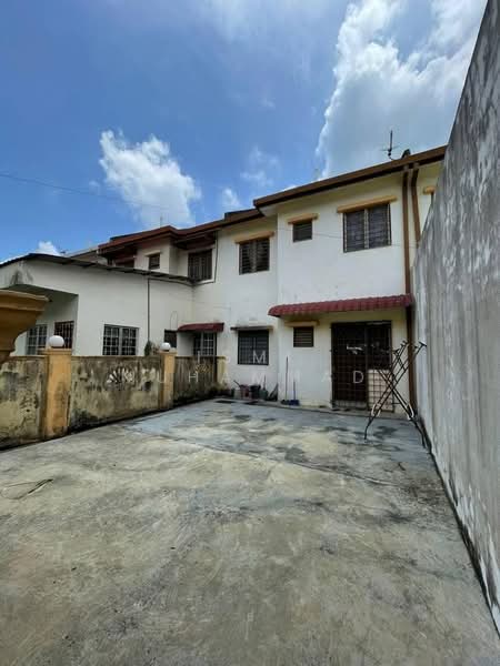 Rumah Teres untuk Dijual di Seremban 3 (Rasah) - Ismi Muhammad - Exterior - PropertyGuru.com.my