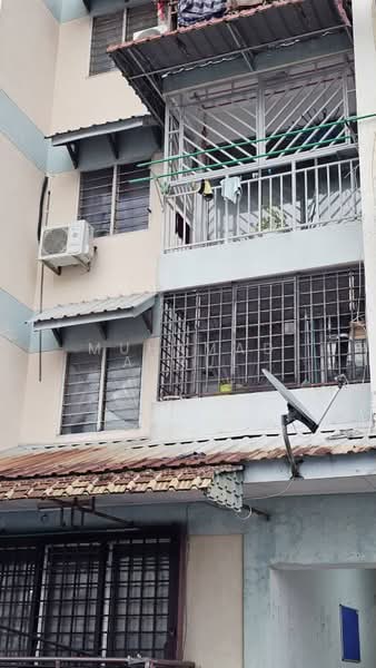 Flat for Sale at Taman Daya - Jalan Sagu 34 - Muhamad Asrul - Balcony - PropertyGuru.com.my