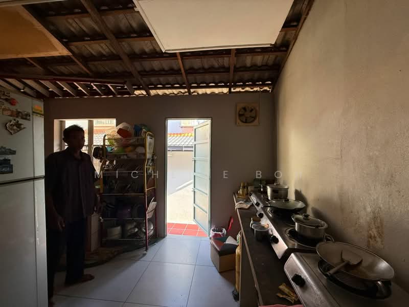 2-storey Terraced House for Sale in Kota Kemuning (Shah Alam) - Michelle Boh - Kitchen - PropertyGuru.com.my