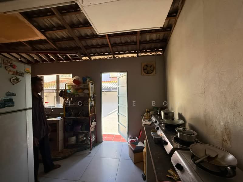 2-storey Terraced House for Sale in Kota Kemuning (Shah Alam) - Michelle Boh - Kitchen - PropertyGuru.com.my