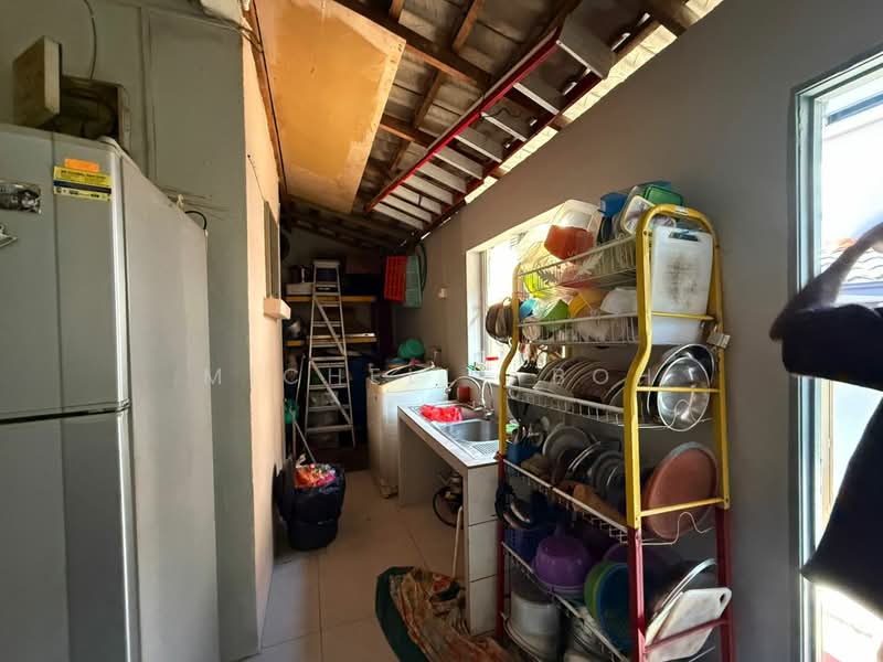 2-storey Terraced House for Sale in Kota Kemuning (Shah Alam) - Michelle Boh - Kitchen - PropertyGuru.com.my